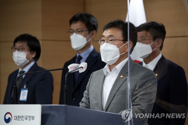 내년 상반기 국산 1호 코로나19 백신 개발···5년간 2조2천억 투입