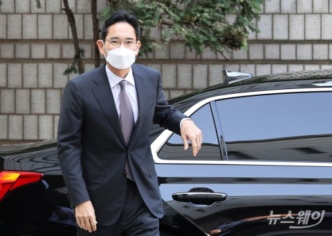 英 매체 “이재용, 시스템반도체 위해 거침없는 면모 보여야”