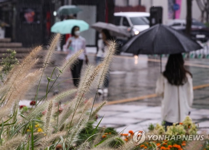 오늘 날씨, 전국 흐리고 곳곳에 가을비···큰 일교차 ‘건강 유의’ / 사진=연합뉴스 제공