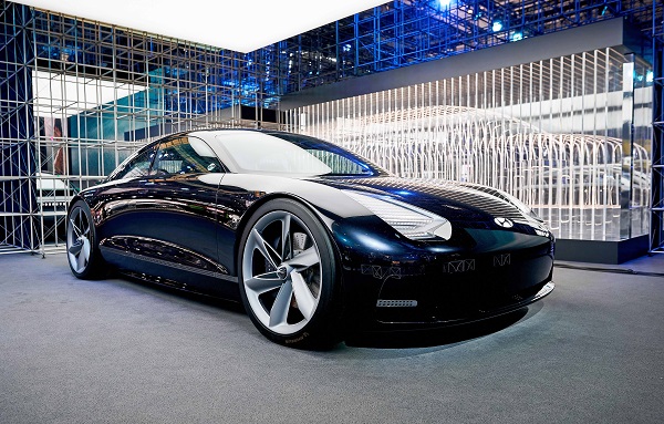현대차는 향후 출시할 두번째 전용 전기차 아이오닉6의 콘셉트카 프로페시(Prophecy)를 전시하는 등 전동화 차량 중심의 클린 모빌리티 솔루션을 소개했다. 사진=현대자동차 제공