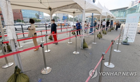 거리두기 단계 내주 발표···“확진자-위중증-치명률 종합 고려”
