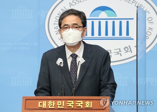 ‘아들 화천대유 퇴직금 50억’ 곽상도, 의원직 사퇴 표명···“수사로 밝혀질 것”