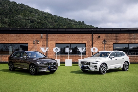 볼보 신형 XC60, 2000대 예약 돌풍···‘극강의 스마트함’ 기다릴만하다