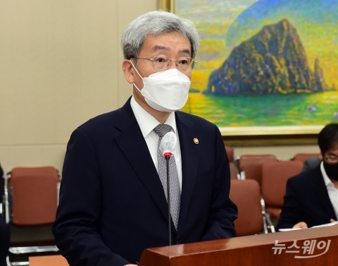 고승범 “전세·집단대출 중단 없을 것···총량 6% 넘어도 용인”