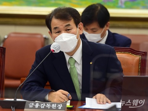 취임 두 달 만에 국감 선 정은보···대장동·도이치모터스에 ‘진땀’(종합)