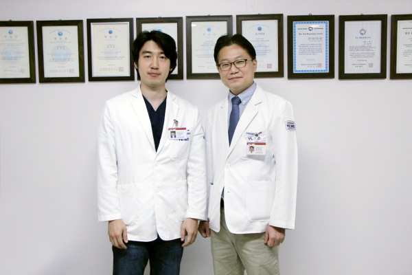 우측부터 전익찬 교수, 이재호 전임의(사진제공=영남대병원)
