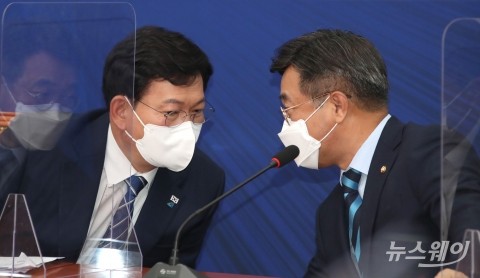 민주당 “고발사주 추악한 뒷거래 드러나···김웅·정점식 제명 요구”