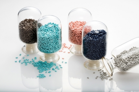 LG화학, 신규 플라스틱 소재 개발···태양광 패널 프레임 시장 공략