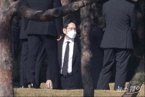 故 이건희 회장 2주기···이재용 등 경영진 300명 대거 참석