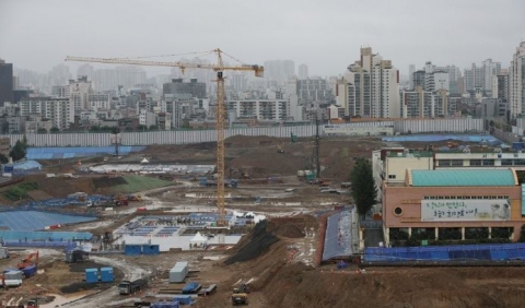 '재건축 최대어' 둔촌주공 내달 15일 공사 중단되나···시공사vs조합 갈등 점입가경
