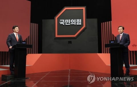 ‘모병제’ 공방···유승민 “공정하지 않다” vs 홍준표 “세계적 추세”