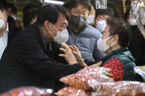 윤석열 후보선출 첫 일정은 가락시장···민생행보 본격화