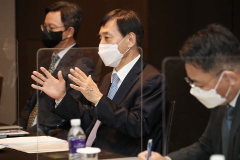 이주열 한은 총재 “내년 우리 경제 새로운 균형으로 가는 전환기 될 것”