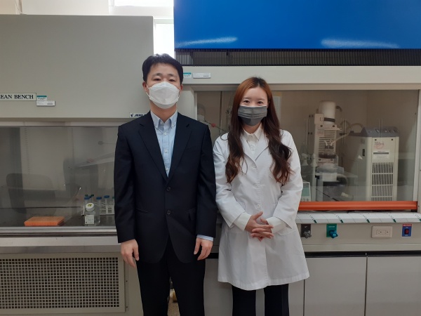 대구한의대 민유홍 교수, 기업에 ‘황매실 정유의 미백’ 특허기술 이전 - 뉴스 썸네일 이미지