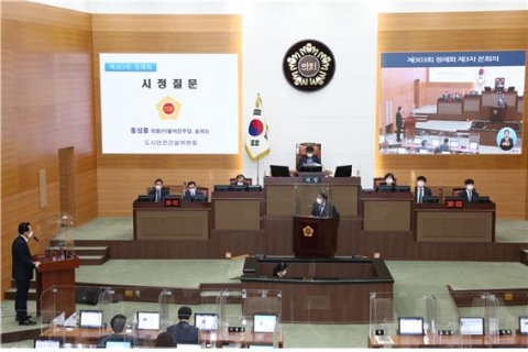 홍성룡 서울시의원, 버스정류소 승하차 안전방해 지장물 정비 부진