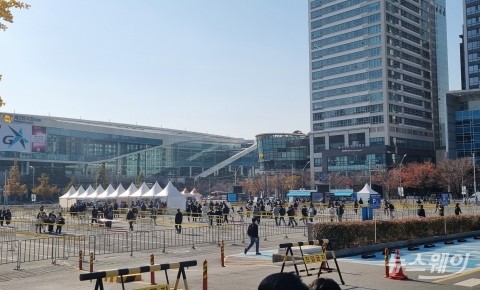 위드코로나 속 ‘지스타’···“관객 줄고 아쉬움 늘었다”