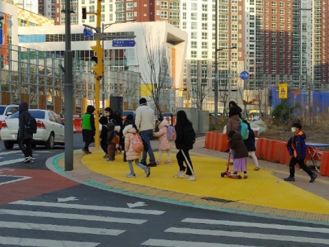 iH, 검단신도시 한별초 주변 옐로카펫 설치