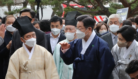 이재명, 유한기 극단 선택에 “몸통 놔두고 엉뚱한 데 건드려 참혹한 결과”