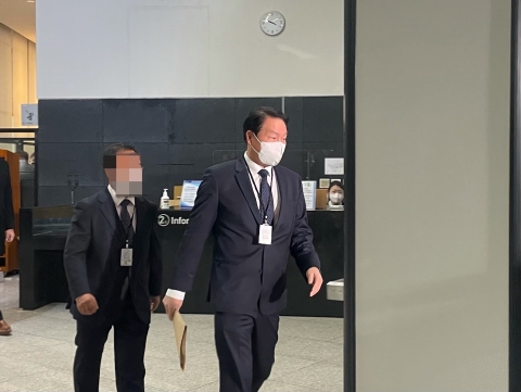 공정위 출석한 최태원···‘SK실트론 사건’ 질문에 묵묵부답