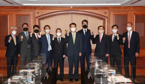 정은보 “실손보험 20% 인상은 시장 결정···정부 개입 어렵다”