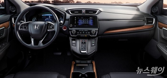 혼다 뉴 CR-V 하이브리드, 기본기에 경제성 쌓다···‘패밀리 SUV 새 기준’ 기사의 사진