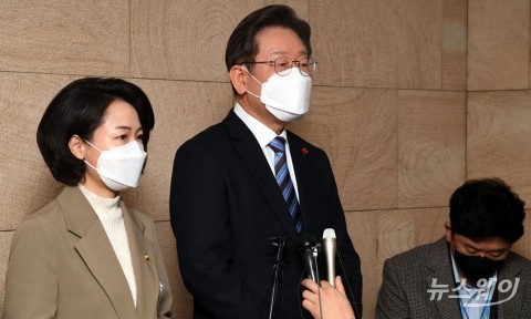 이재명 “방역패스·영업시간 제한 피해 최소화 방안 찾겠다”