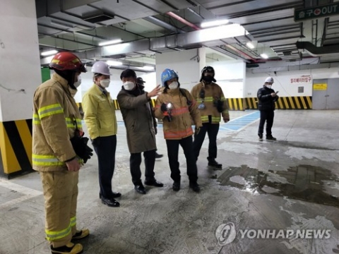 고양시 “마두역 인근 상가건물, 붕괴 가능성 낮아···건물출입은 제한”