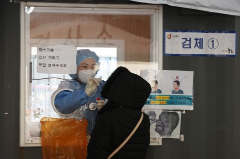 26일부터 격리기간 7일 단축···광주·전남·평택은 고위험군만 PCR 검사(종합)