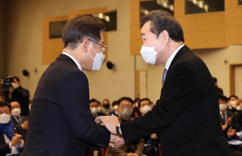 국힘 보란 듯 광주 동행한 ‘명·낙’···“민주당 통합·연대의 정신 믿는다”