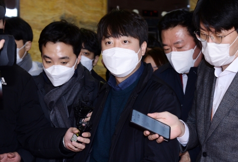 국민의힘, 오늘 ‘당 대표 사퇴안’ 결론···이준석, 의총 참석