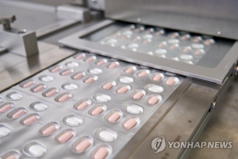 코로나19 ‘먹는 치료제’ 처방 이틀째···부작용 신고는 아직 없어