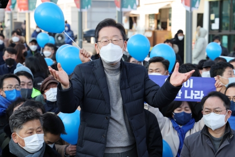 이재명, 군 장병 ‘반값 통신료’ 공약···“자기 계발 활용 지원”