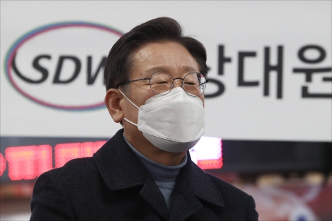 성남서 ‘눈물’ 호소 이재명 “가족들 아픈 상처 그만 좀 헤집으시라”