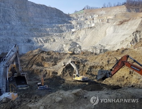 노동부, 채석장 붕괴 사고 발생한 삼표산업 양주사업소 압수수색