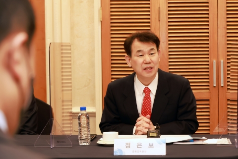 정은보 금감원장 &quot;물적분할 관련 소액투자자 보호···제도 개선 검토 중&quot;