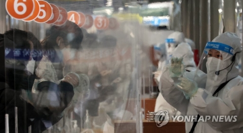 오후 6시까지 이미 4만3천515명 확진···어제보다 1천140명↑