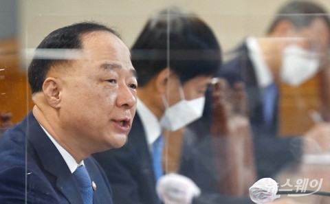 홍남기 &quot;지난해 빅3 산업 수출액 '역대 최대' 630억달러&quot;