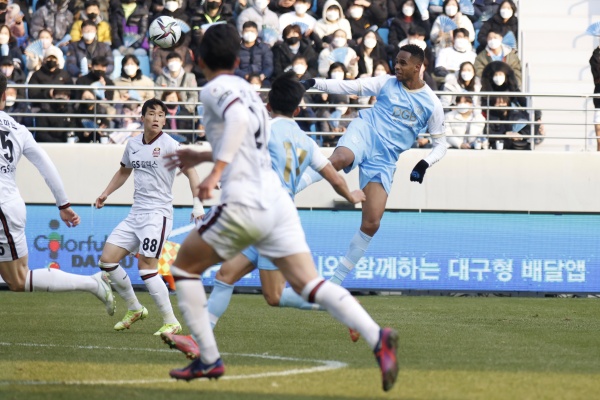 대구FC, 홈개막전서 서울에 0대2 패배