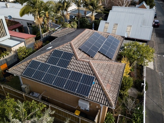 호주 빅토리아주 멜버른 주택 지붕에 설치된 한화큐셀 모듈. 사진=한화큐셀 제공