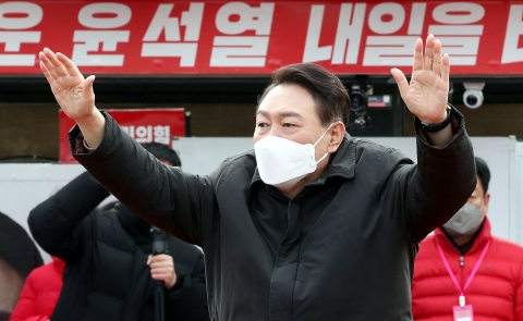 'DJ 고향' 목포 찾은 윤석열 &quot;제가 이재명 민주당보다 김대중 정신에 가까워&quot;