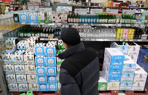 '1000원 소주'···마트는 가능해도 삼겹살 집은 어렵다