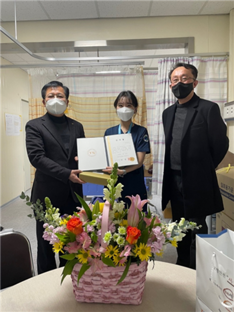 교통안전공단 광주전남본부, 응급 운전자 살린 간호사에게 감사장 전달