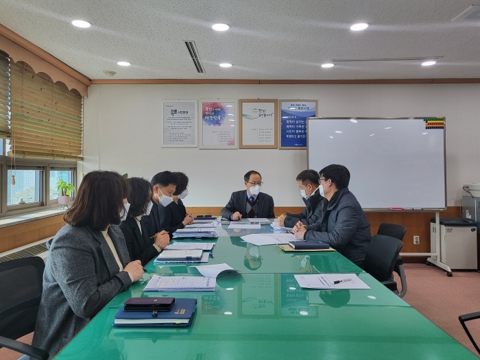 목포시와 한국섬진흥원이 24일 목포시청에서 제1차 실무협의회를 열고 있다.