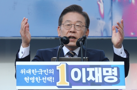 이재명 &quot;초대형 산불 진화 헬기 확대···구급대 4조 2교대 단계적 도입&quot;
