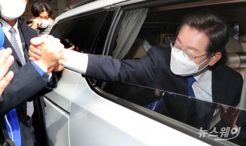 이재명 보궐선거 '등판론' 두고···민주당 내 갑론을박