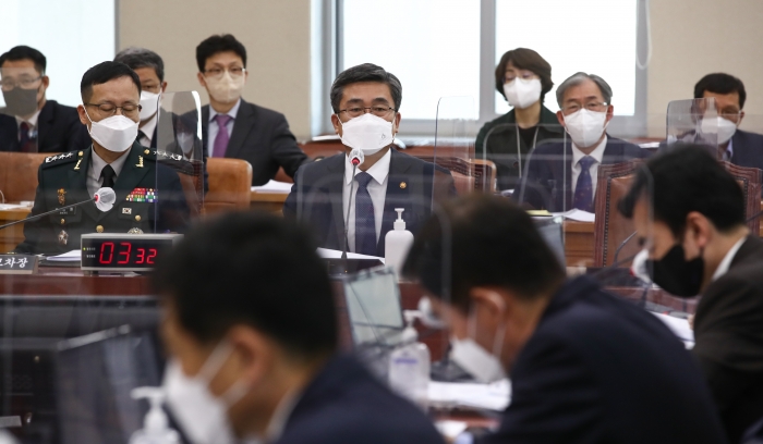 서욱 국방부 장관이 22일 국회에서 열린 국방위원회 전체 회의에서 의원 질의를 받고 있다. 사진/ 국회사진기자단