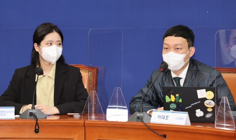 '청년 정치' 시동거는 박지현 &quot;30대 국가 리더되는 유럽 부러워만 않겠다&quot;