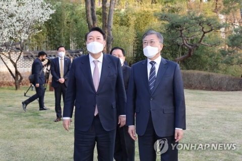 文·尹 청와대 상춘재서 만찬 회동 시작