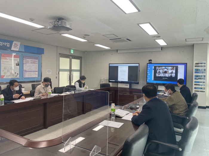 전남테크노파크가 전남의 중·장기 미래 신성장동력산업을 체계적으로 추진하기 위해 24일 전남 미래전략위원회를 개최하고 있다.