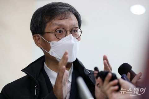 이창용 첫 업무 메시지···물가‧성장 두 마리 토끼 잡겠다(종합)